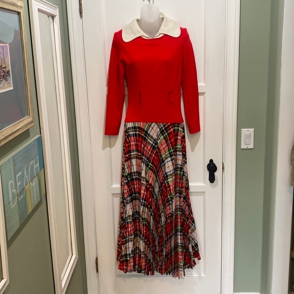 Vintage holiday maxi dress pleated skirt made in USA vintage size 8